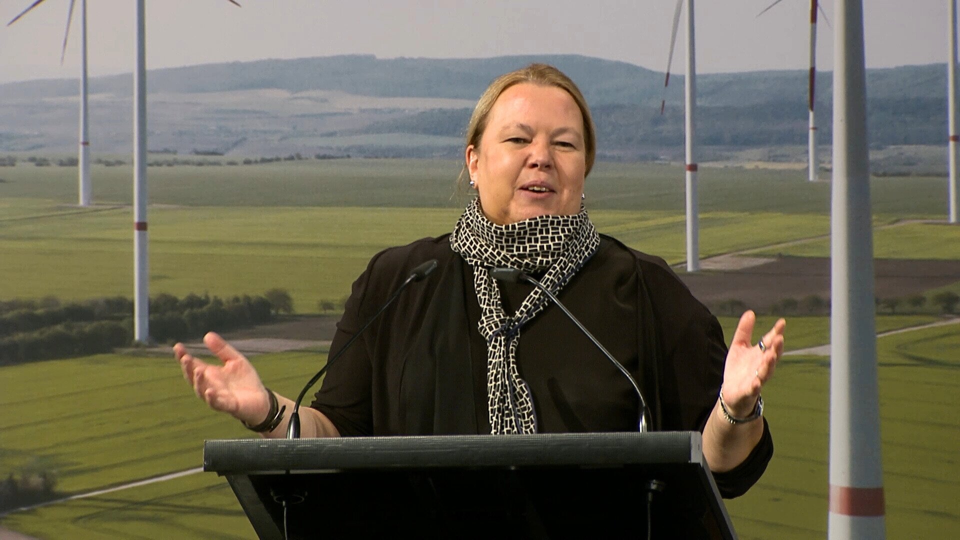 Ursula Heinen-Esser beim Branchentag des LEE Niedersachsen-Bremen / Foto: LEE